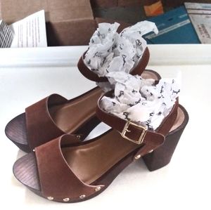 Qupid Chestnut Brown Suede Chucky Heels Size 8.5